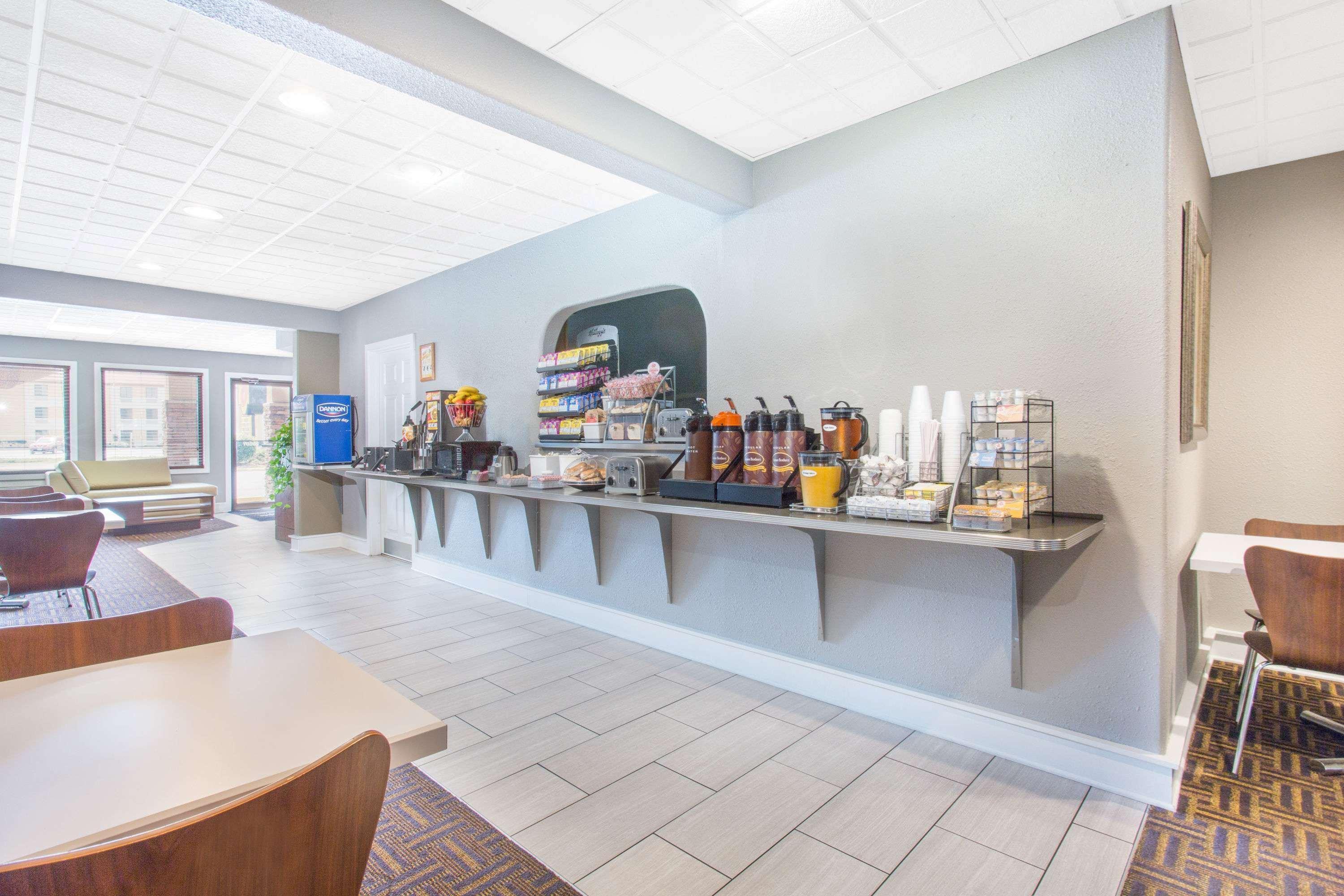 Super 8 By Wyndham Wytheville Zewnętrze zdjęcie