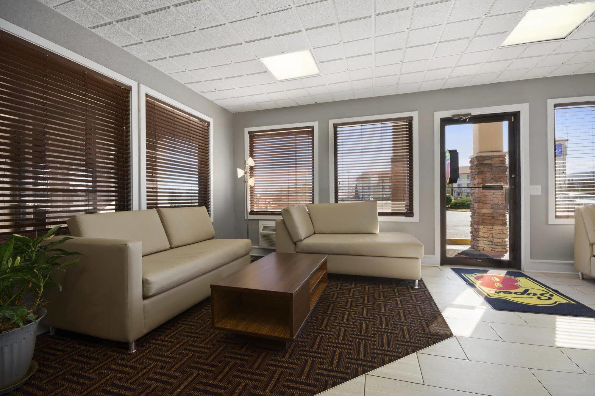 Super 8 By Wyndham Wytheville Zewnętrze zdjęcie